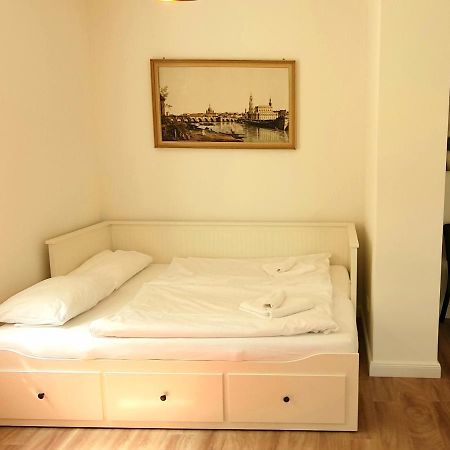 Pineapple Apartments Dresdner Heide Mit Garten Dresden Dış mekan fotoğraf