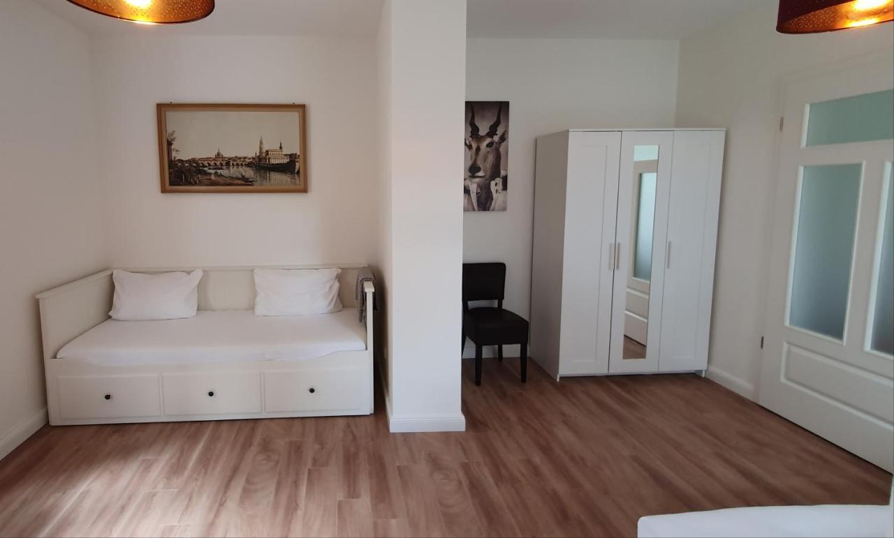 Pineapple Apartments Dresdner Heide Mit Garten Dresden Dış mekan fotoğraf