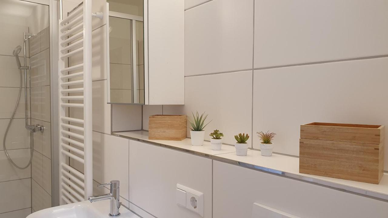 Pineapple Apartments Dresdner Heide Mit Garten Dresden Dış mekan fotoğraf