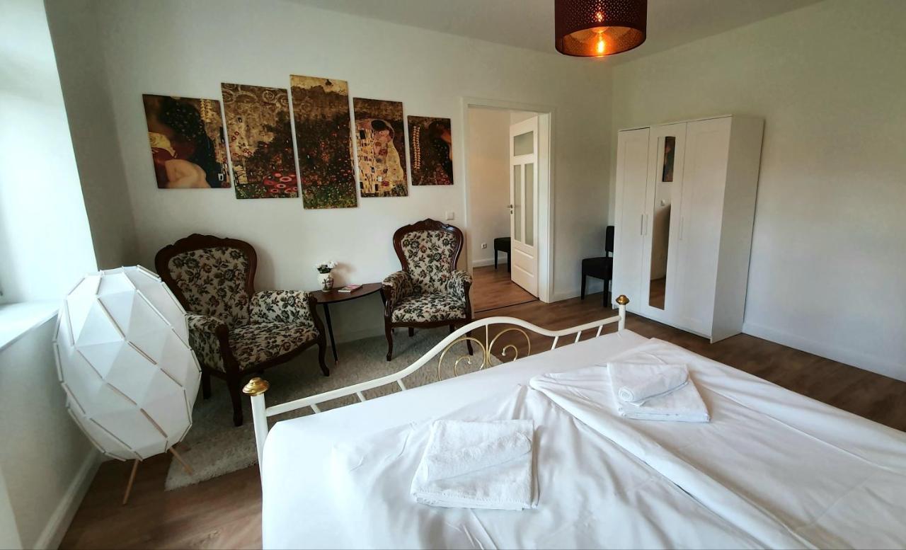 Pineapple Apartments Dresdner Heide Mit Garten Dresden Dış mekan fotoğraf