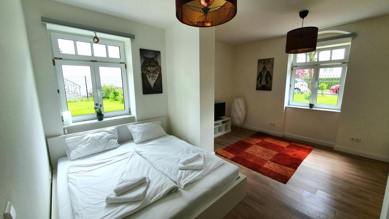 Pineapple Apartments Dresdner Heide Mit Garten Dresden Dış mekan fotoğraf